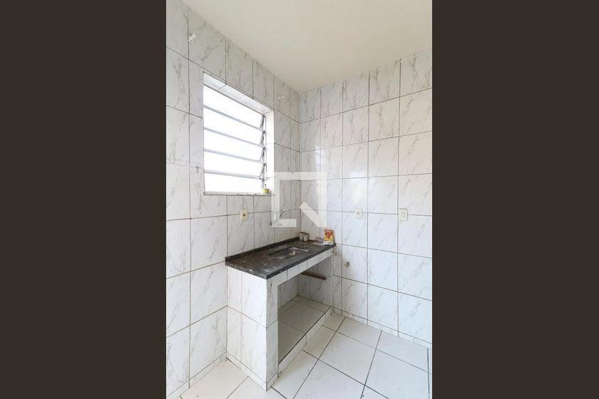 Apartamento sem mobília com 2 quartos e cozinha separada — photo 22