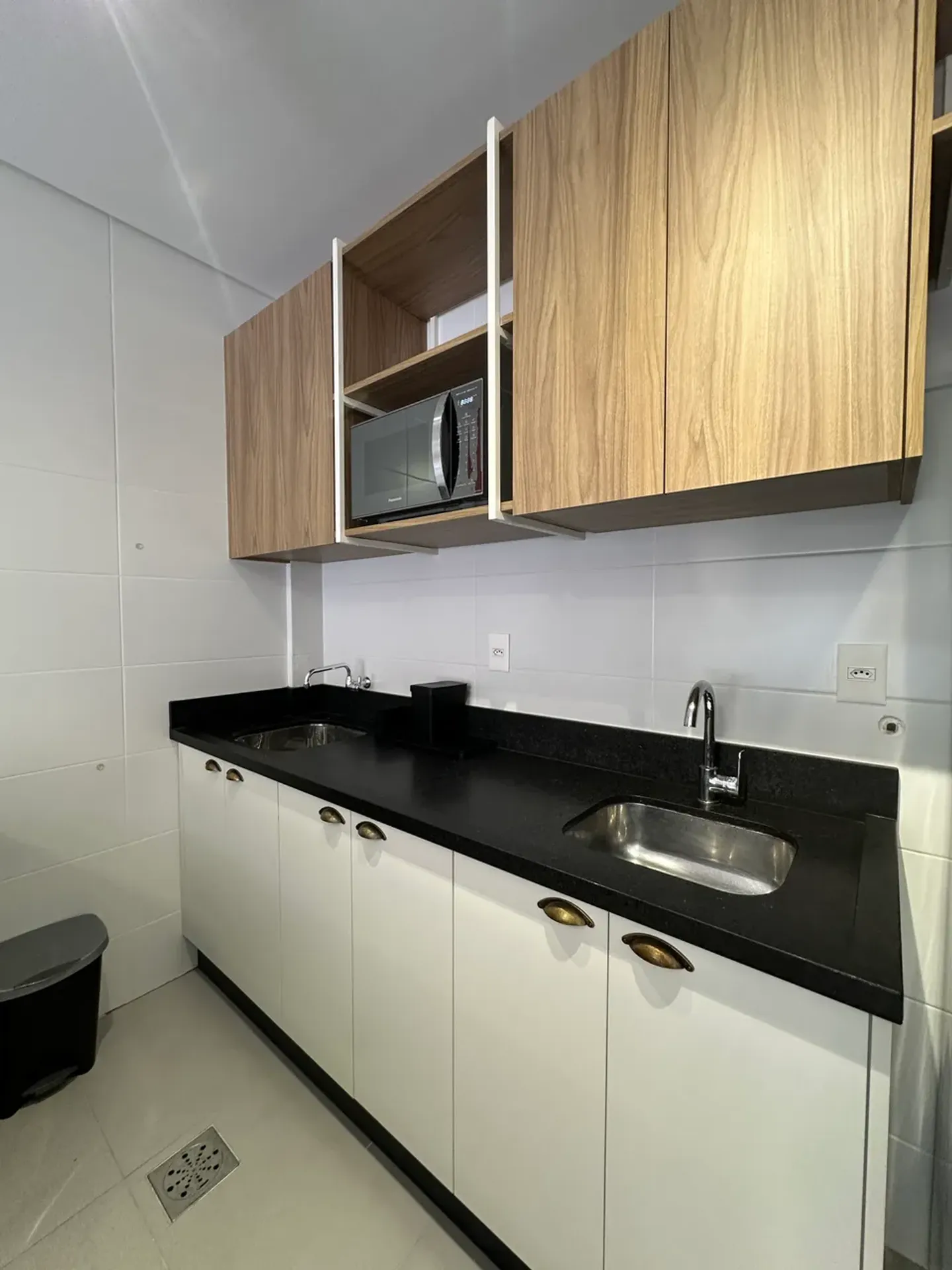 Furnished 1-bedroom apartment with a private garden — photo 12