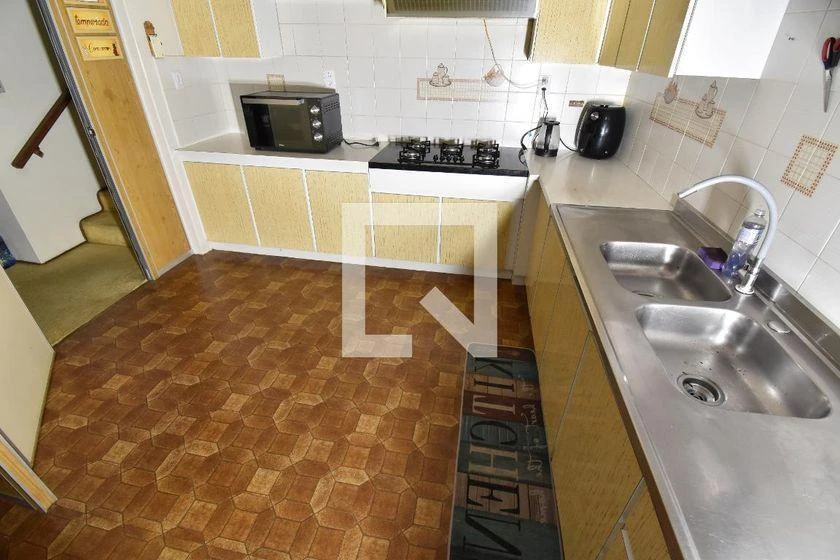 6-bedroom house with a washing machine in Curitiba — photo 10