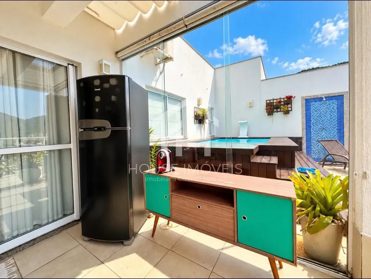 Панорамные окна и 3 спальни: квартира 150 м² — photo 14