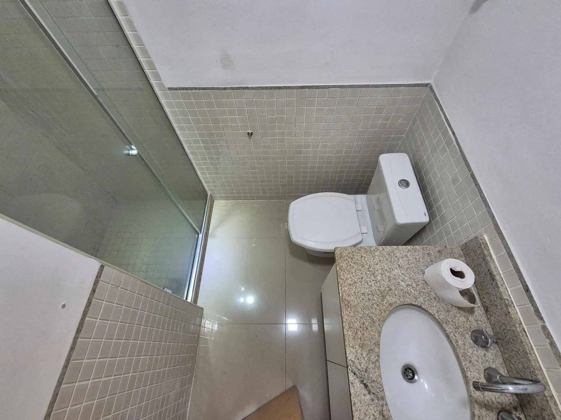 3-bedroom apartment with balcony and open-plan kitchen — photo 31