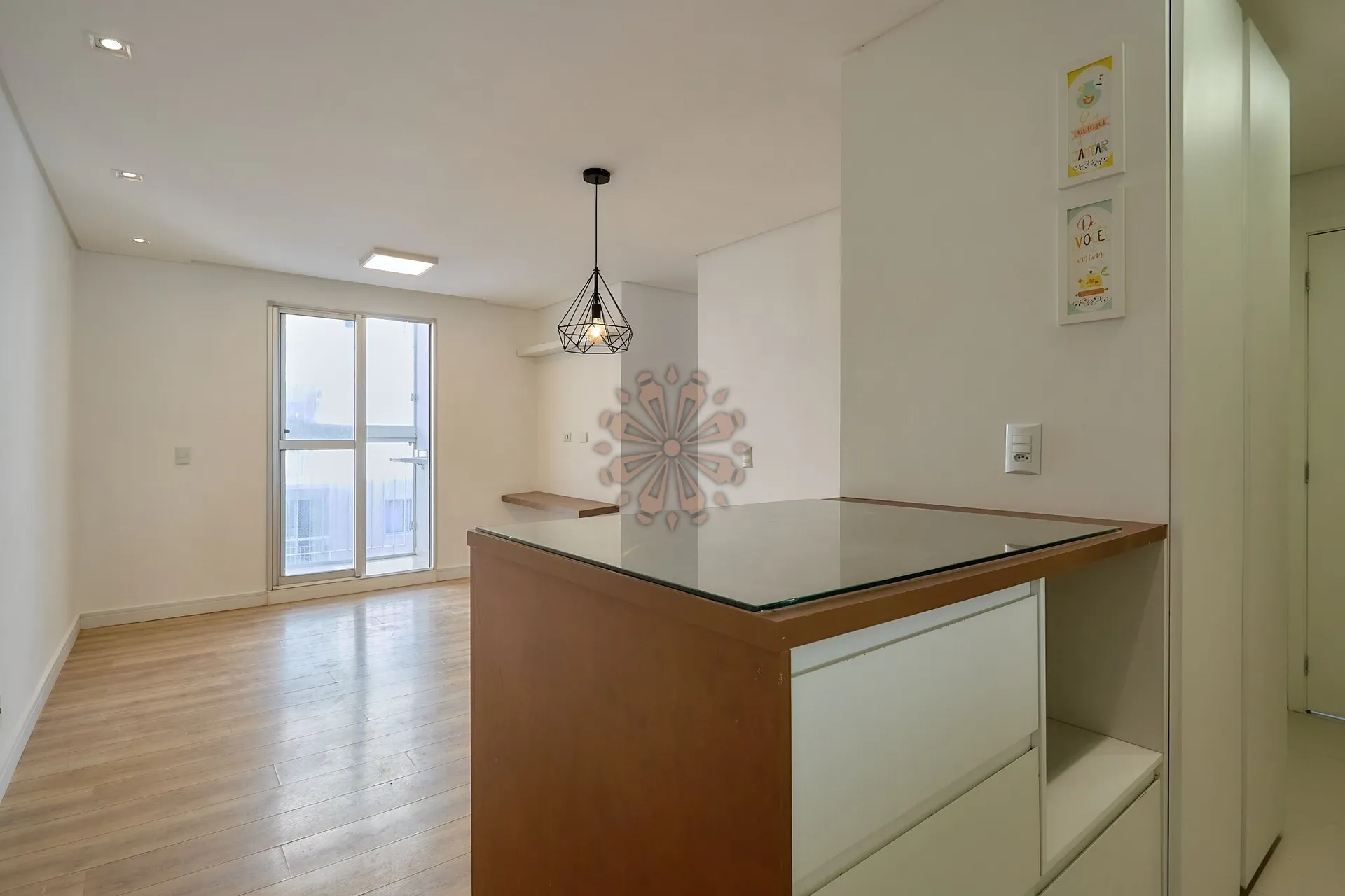 Furnished apartment, 68 m², with a glass-enclosed balcony