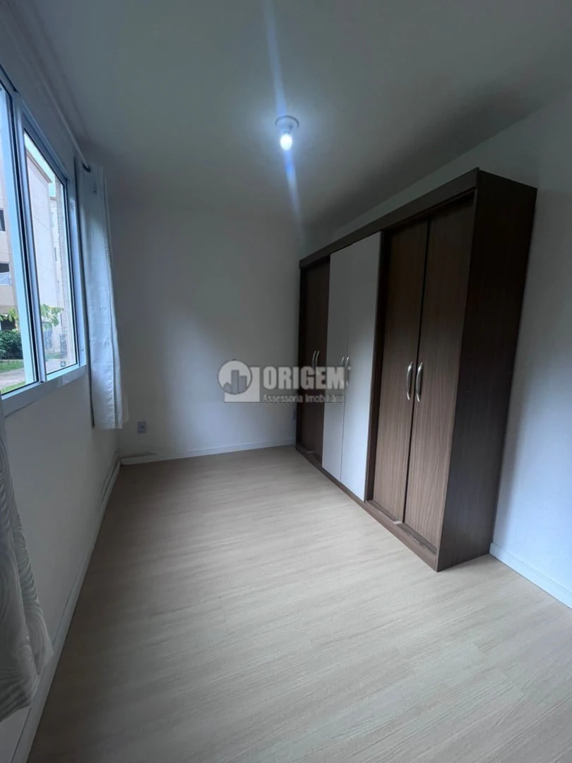 2-bedroom apartment with wood or laminate floors — photo 10
