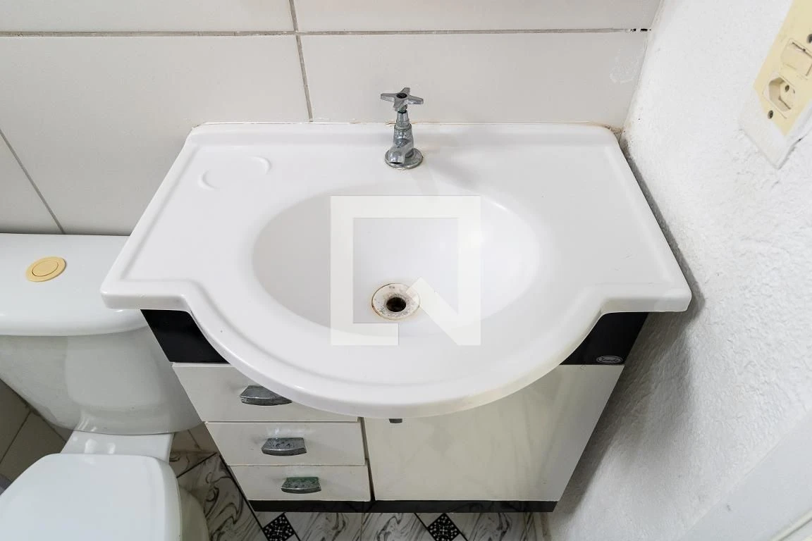 Apartamento con piso de cerámica, 2 dormitorios y 1 plaza — photo 7
