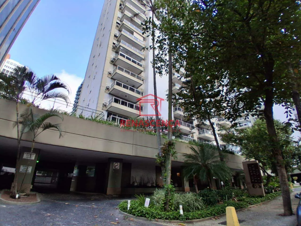 Apartment on the 19th floor with a washing machine — photo 21