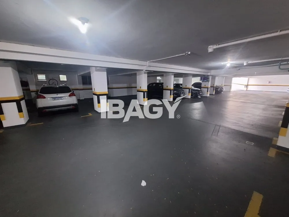 3-bedroom 196 m² apartment with 2 parking spots and balcony — photo 39