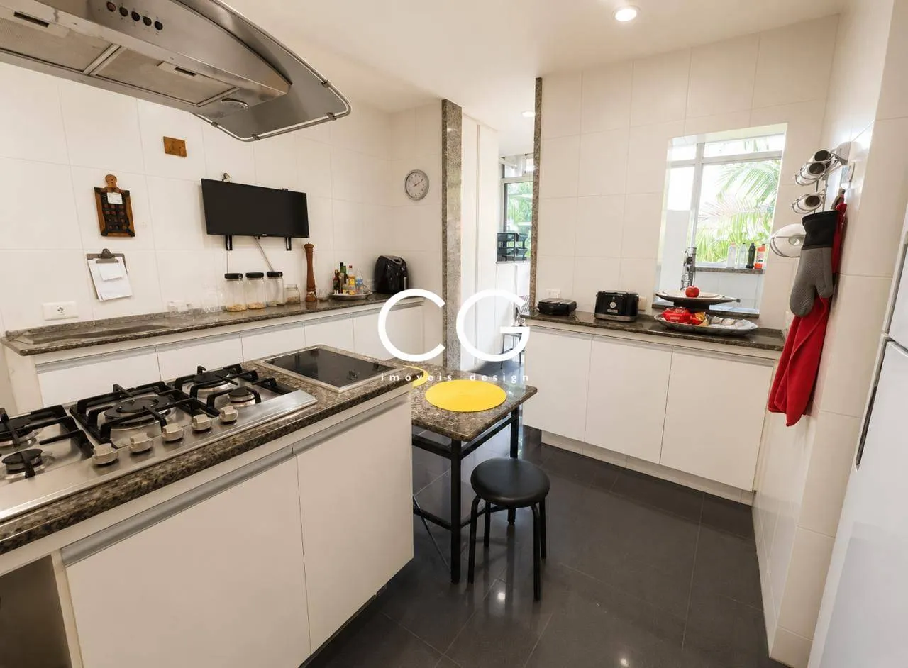 Furnished apartment with 3 bedrooms and 440 m² — photo 2