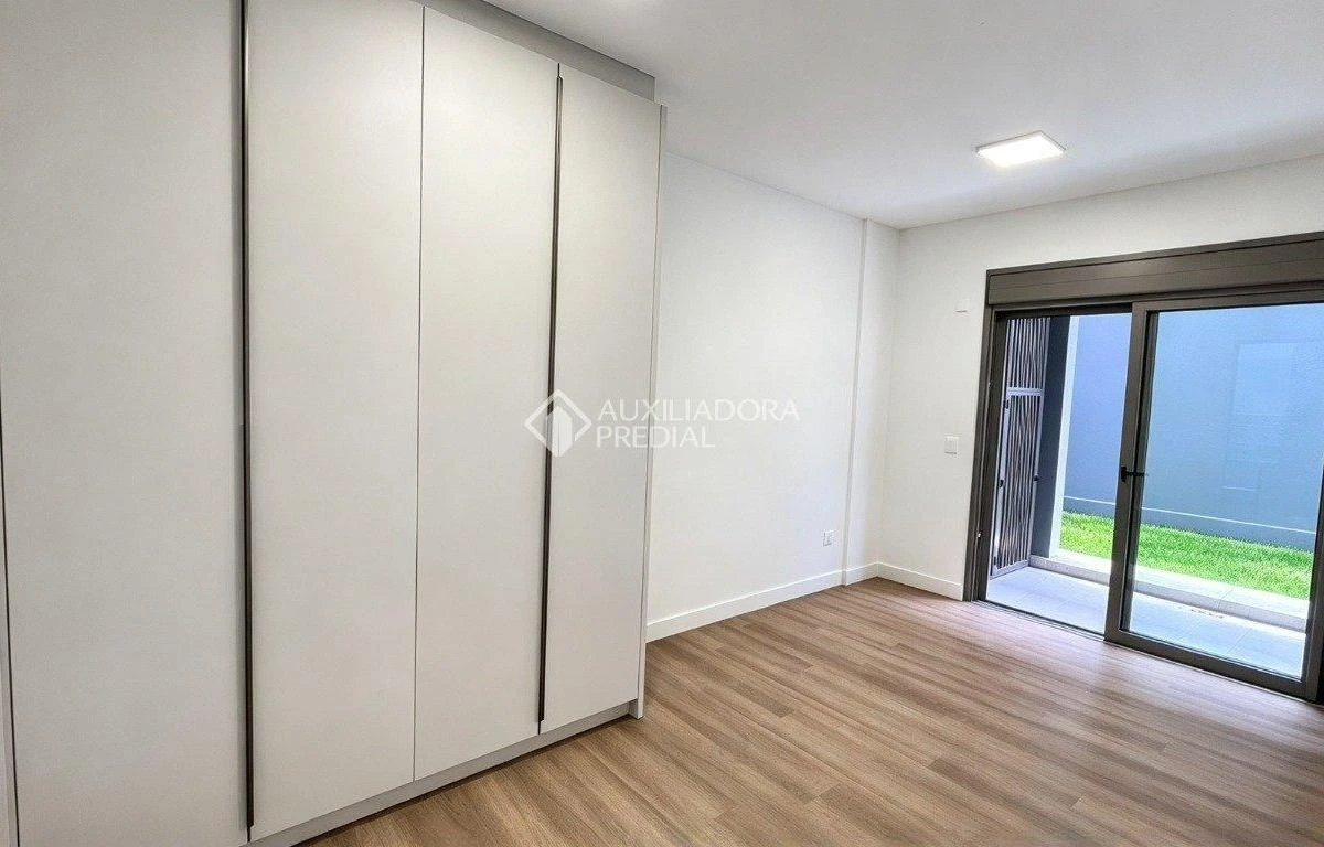 Apartment, 92 m², with floor-to-ceiling windows — photo 12
