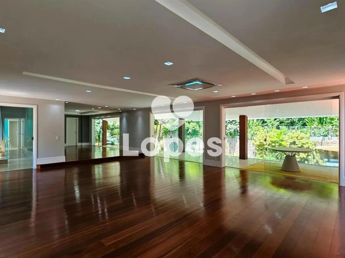 Furnished 960 m² house with 5 en-suite bedrooms — photo 13