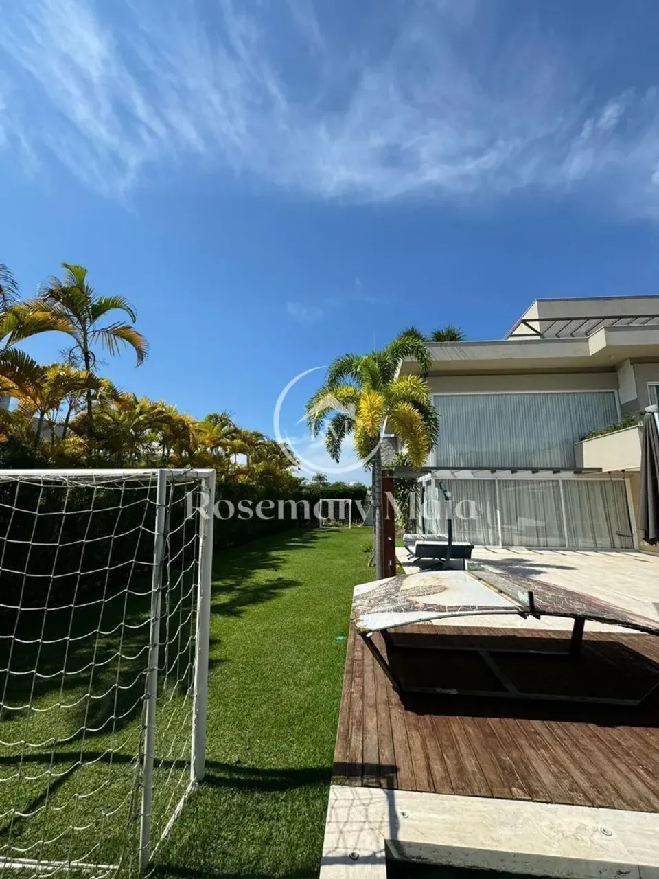 Furnished 1700 m² house with 5 bedrooms and open-plan kitchen — photo 15