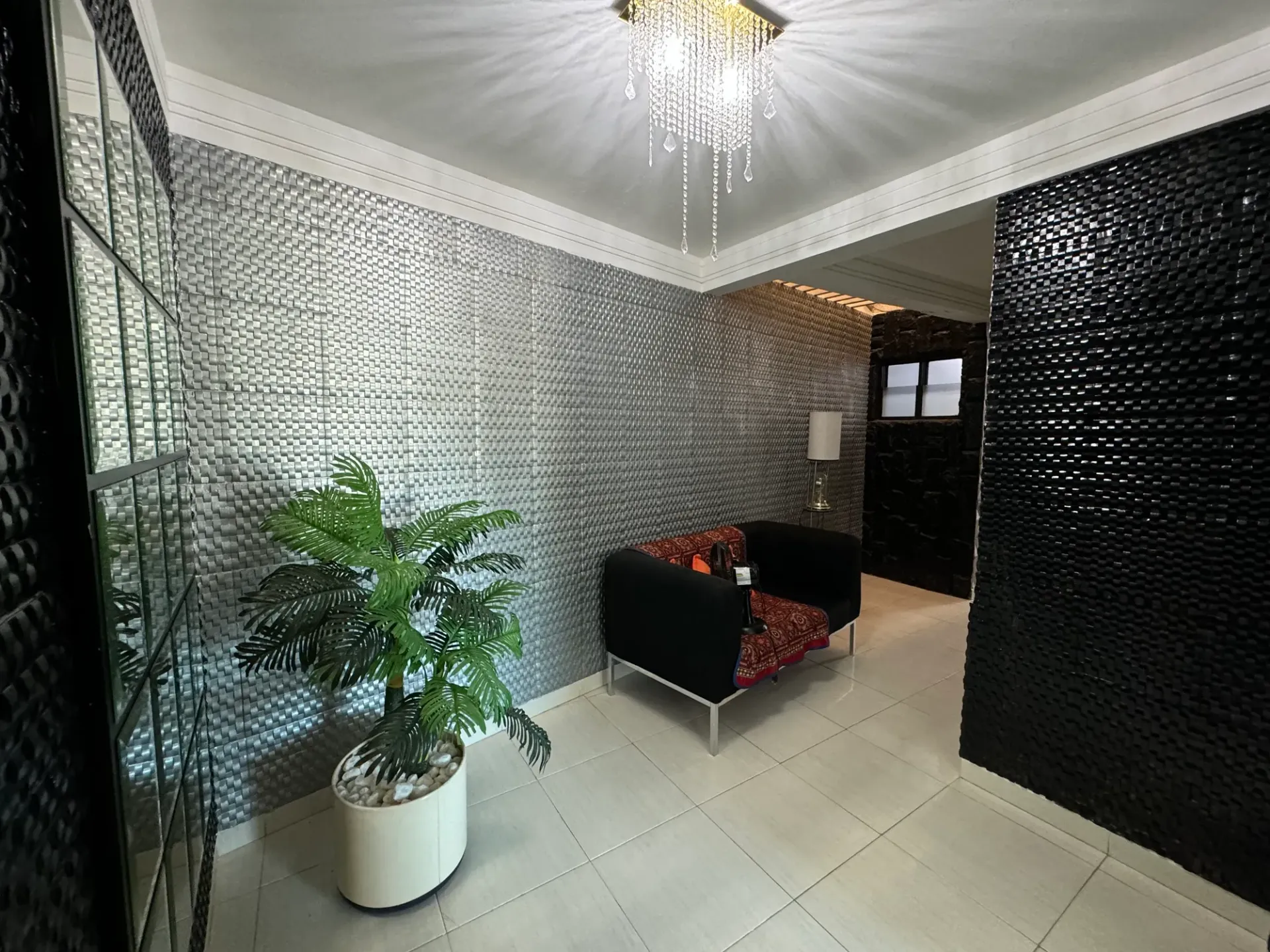 Furnished house with 5 en-suite bedrooms and private garden — photo 30
