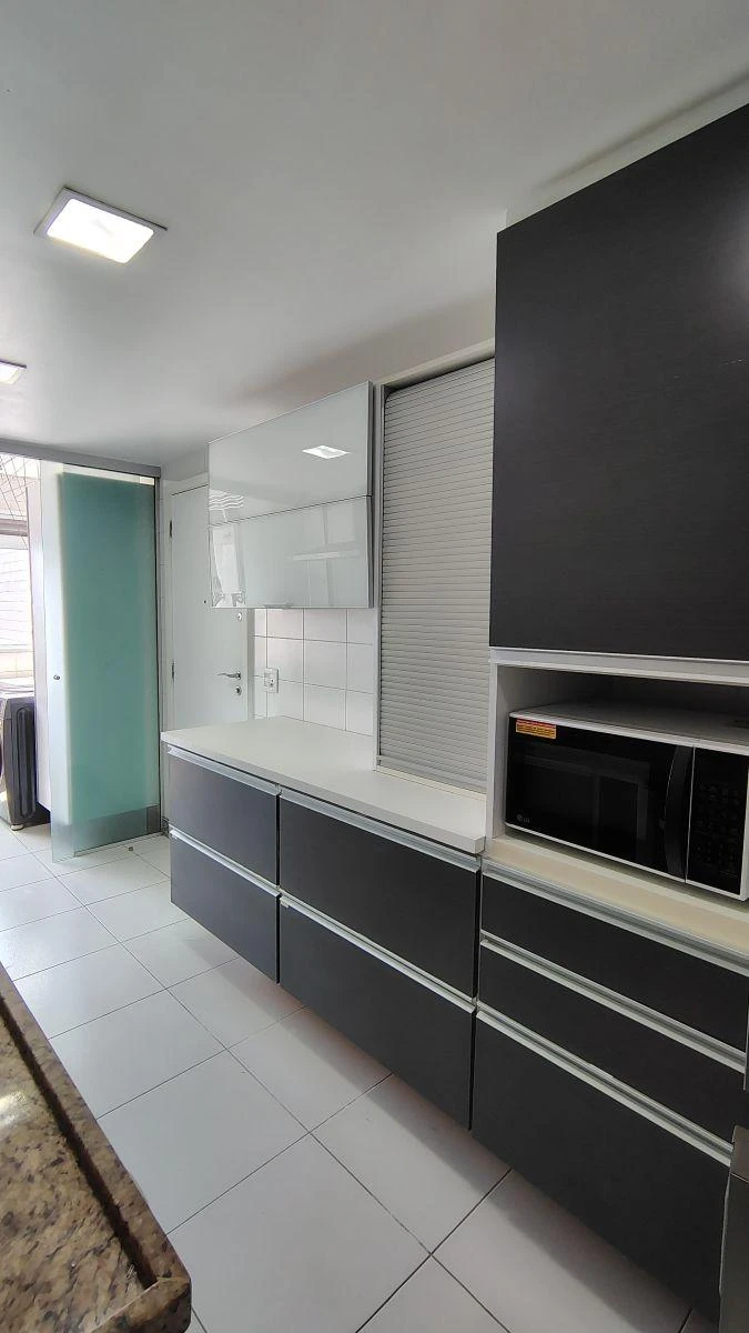Furnished 249 m² apartment with 3 en-suite bedrooms — photo 34