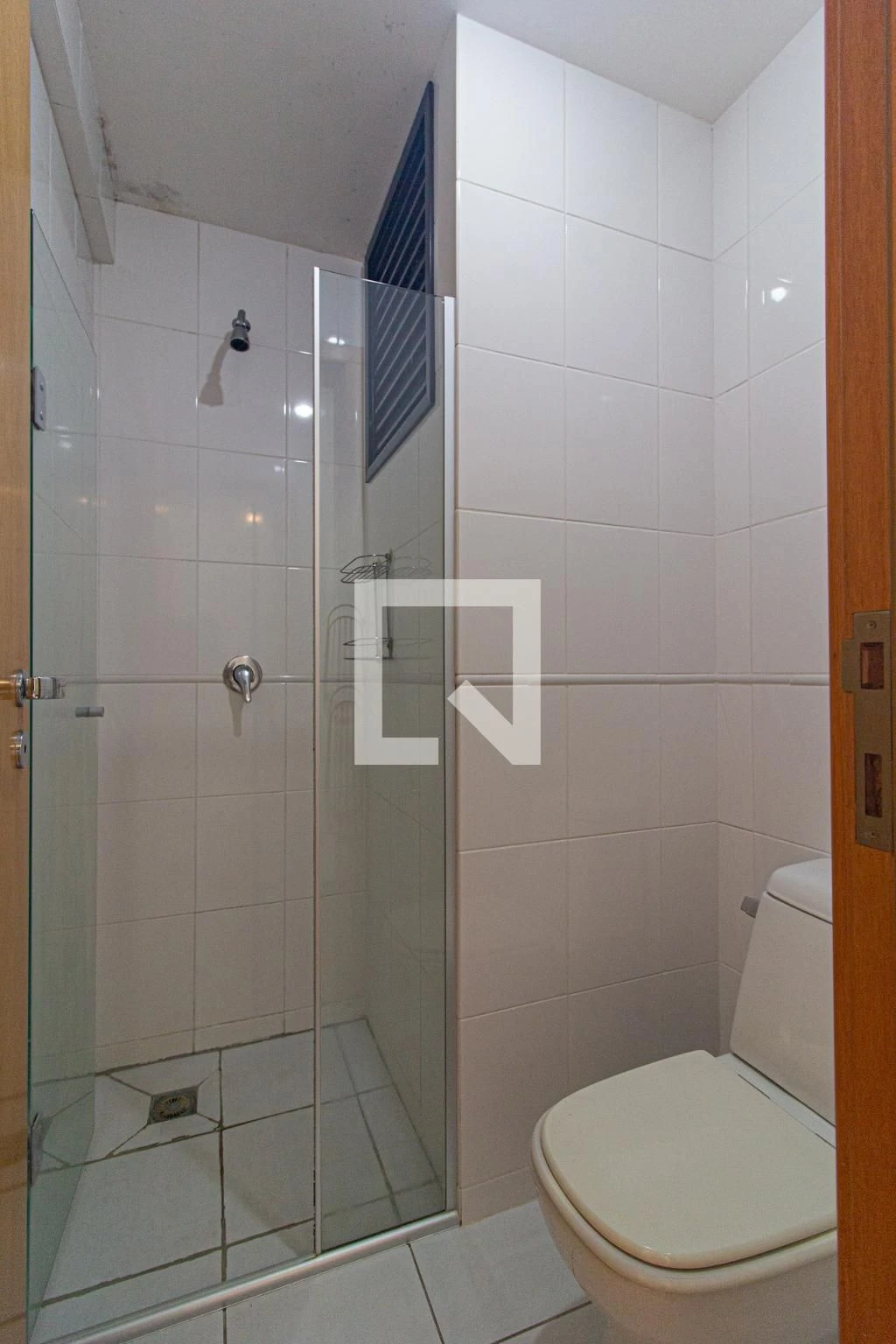 One-bedroom apartment in a building with a gym — photo 22