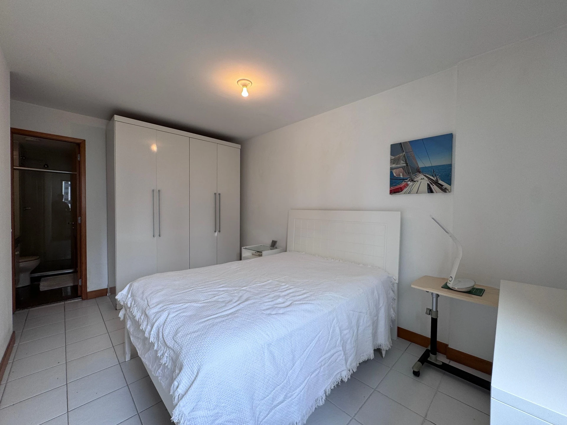 Furnished 2-bedroom apartment with 1 suite — photo 21