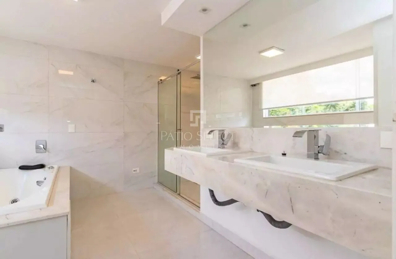 House with 3 en-suite bedrooms and 6 bathrooms — photo 9