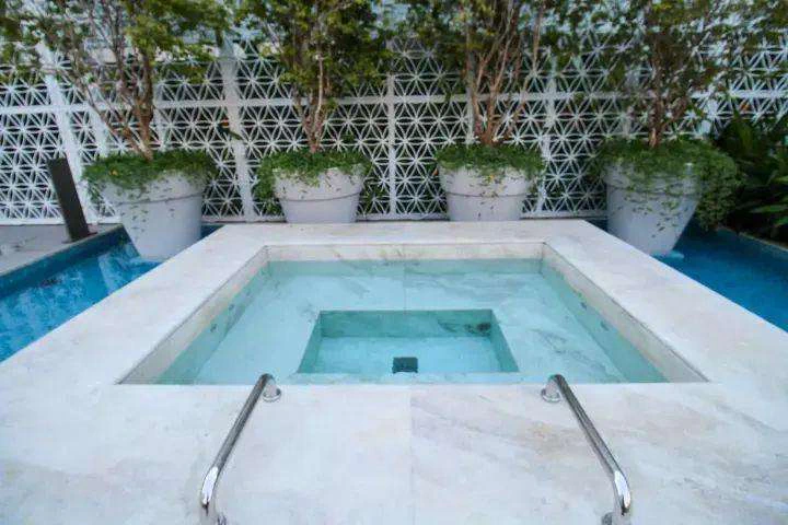 Furnished 2-bedroom apartment with 1 en-suite, 95 m² — photo 15