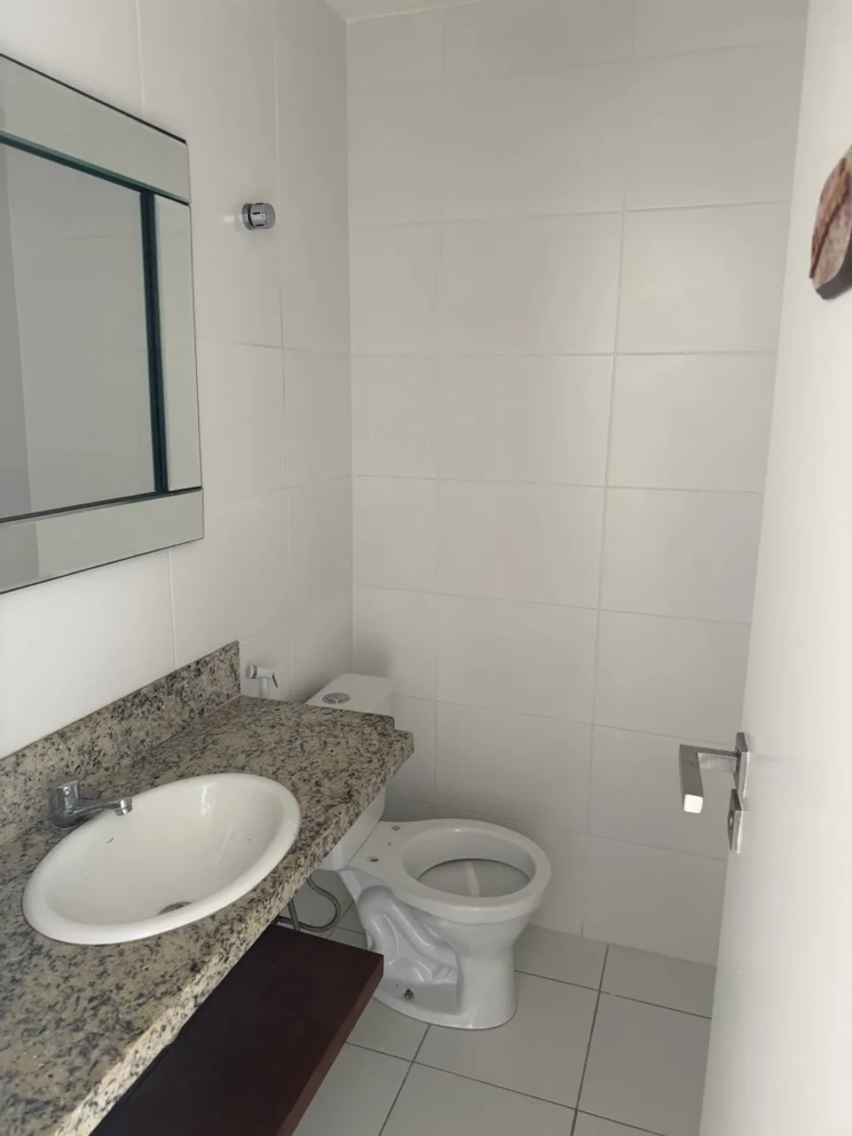 5-bedroom apartment in a building with a pool — photo 3
