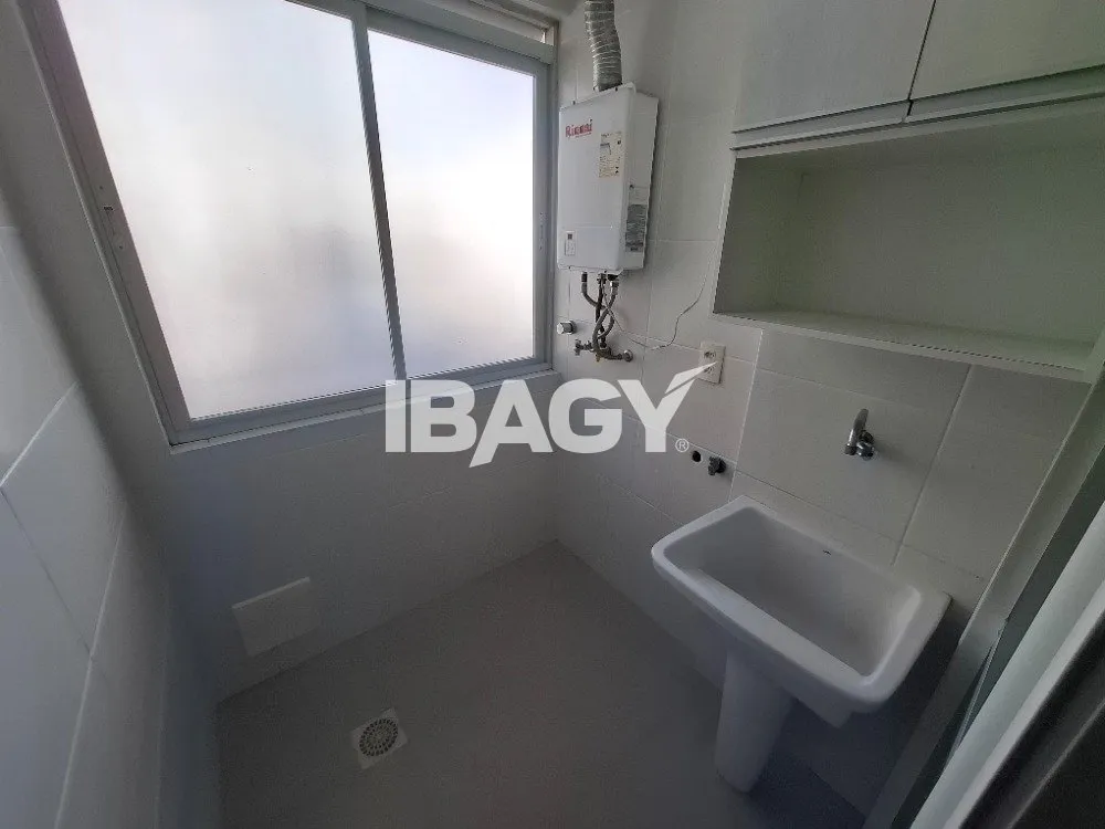 Apartamento mobiliado com 3 dormitórios e sacada envidraçada — photo 4