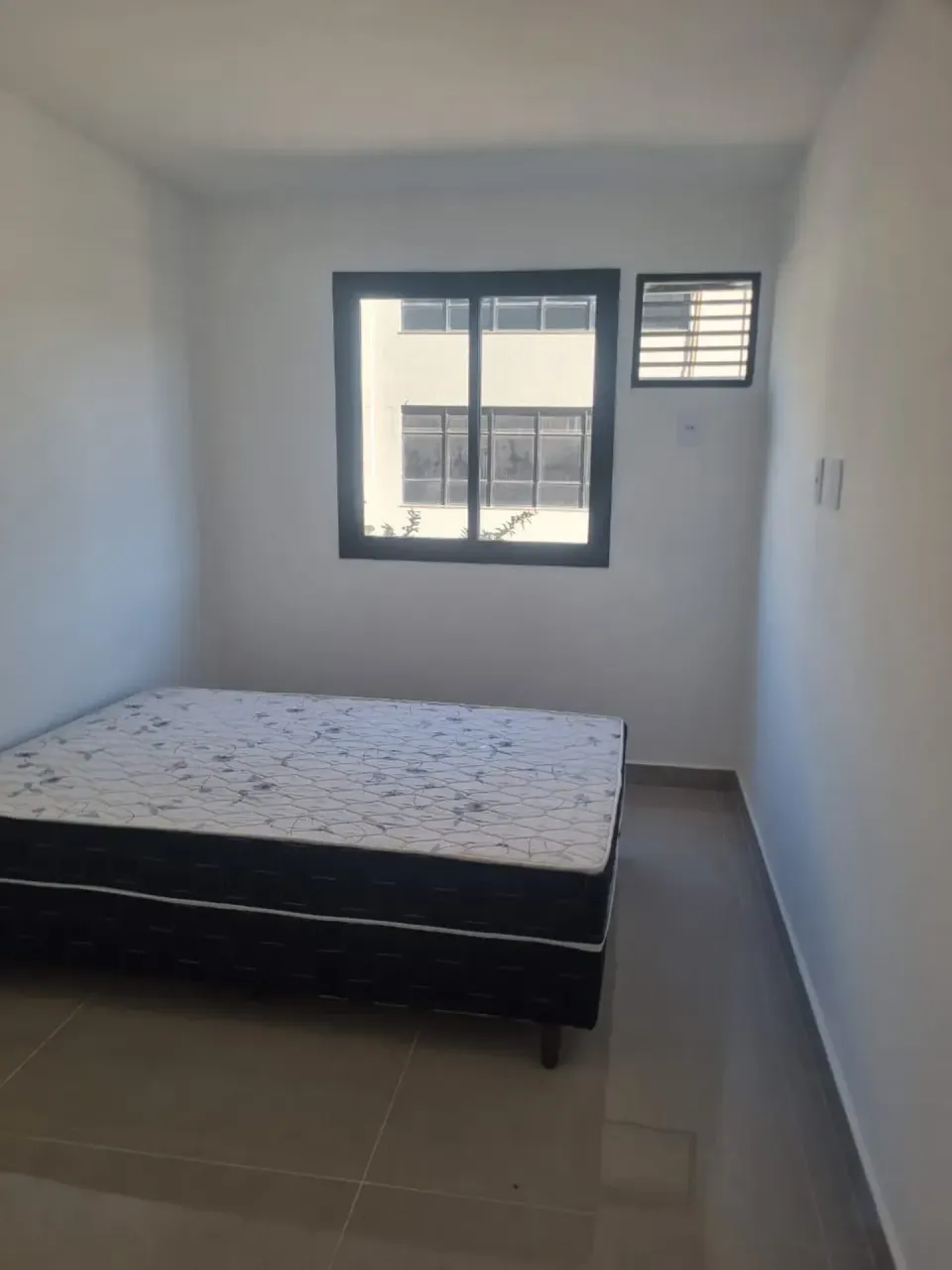Apartamento mobiliado de 1 quarto com cozinha integrada — photo 4