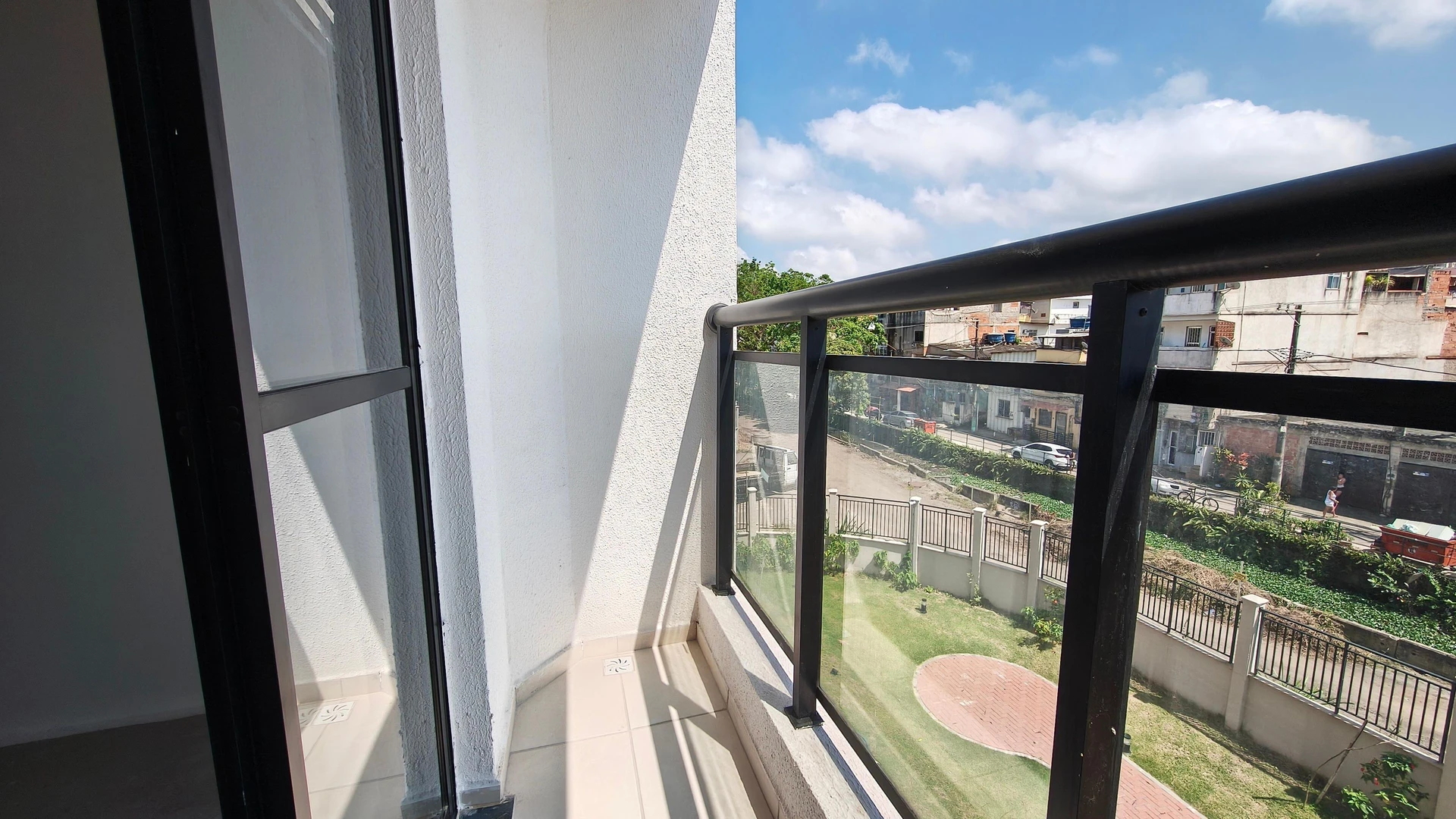 Квартира з 2 спальнями, у будинку є тренажерний зал — photo 10