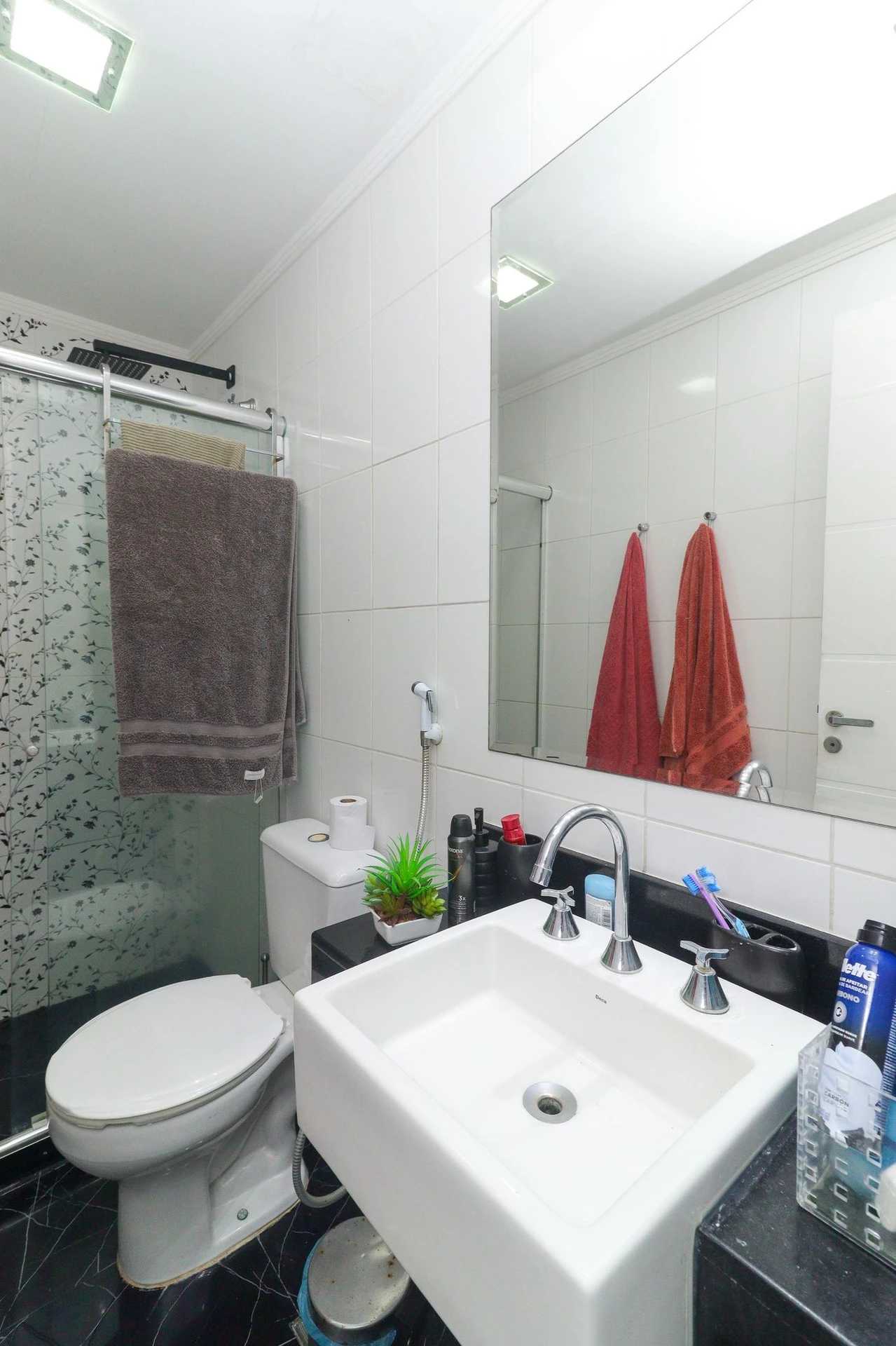 105 m² apartment with a home office and a washing machine — photo 44