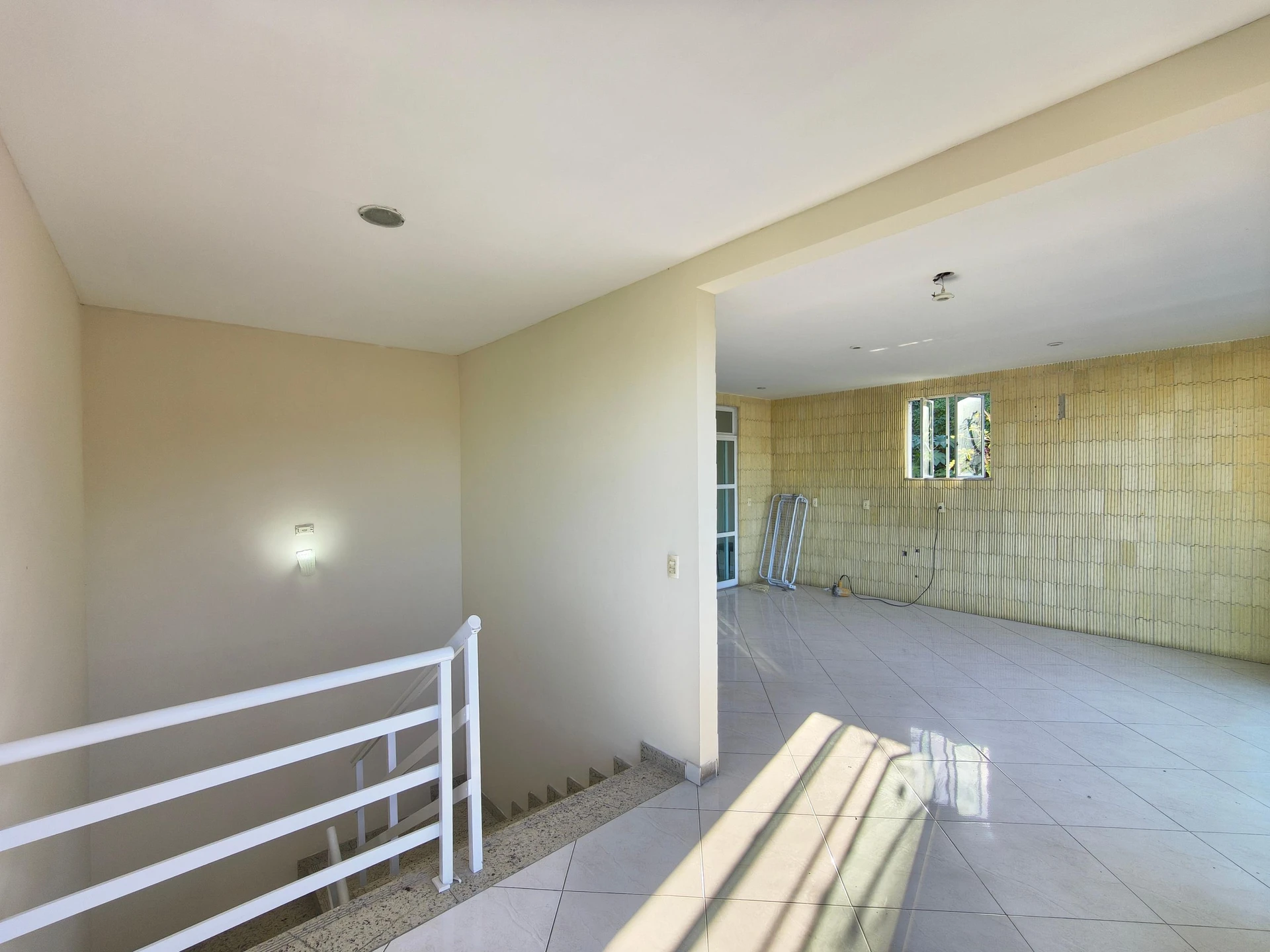 Condo house with 3 bedrooms and a balcony — photo 8