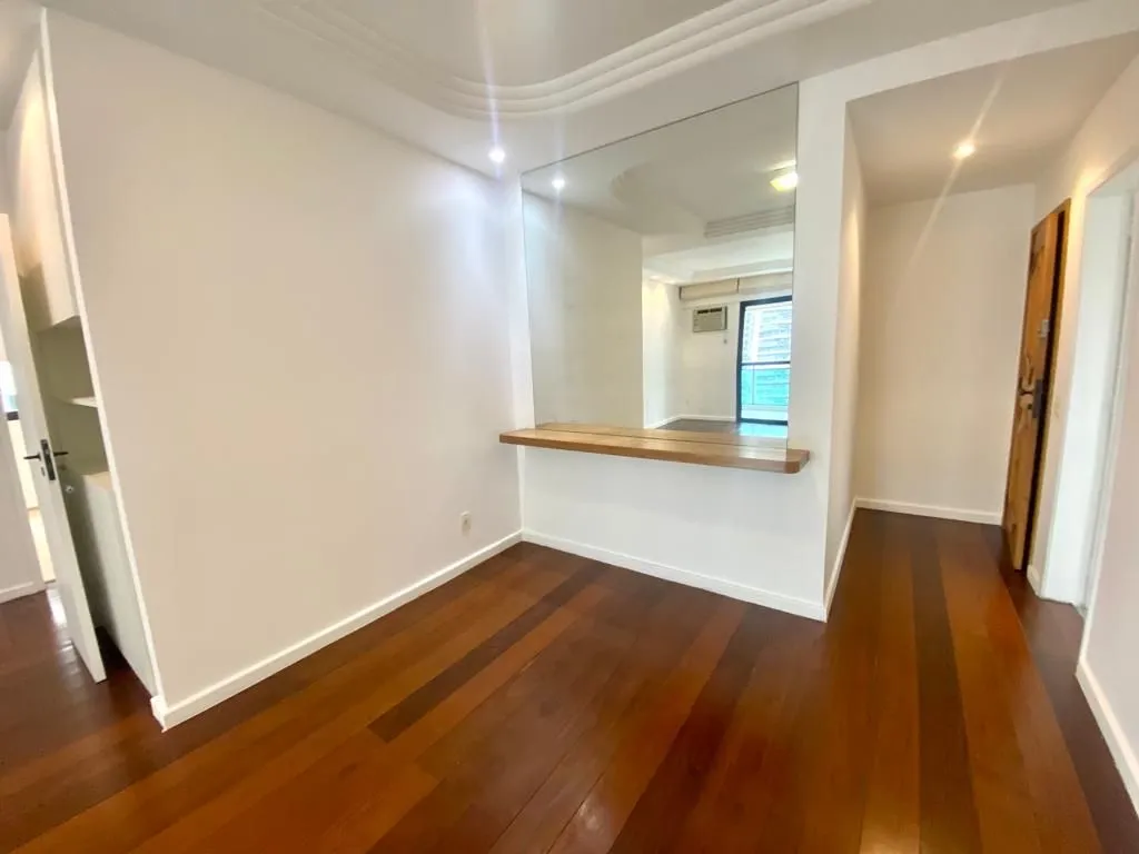 Apartment on the 13th floor with a bathtub — photo 6
