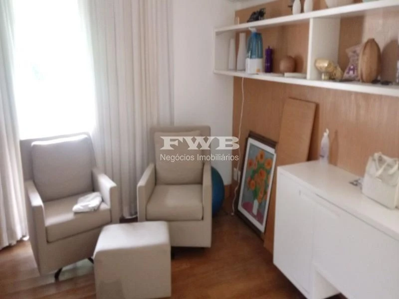 11-bedroom house with a walk-in closet in Rio de Janeiro — photo 32