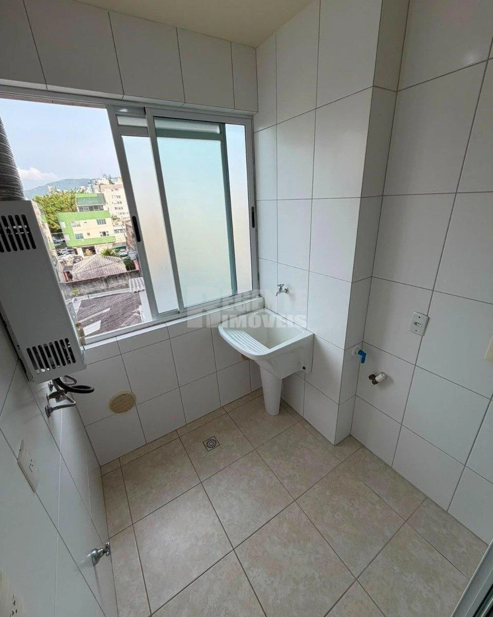 Apartamento de 2 dormitorios con parrilla en la terraza — photo 5