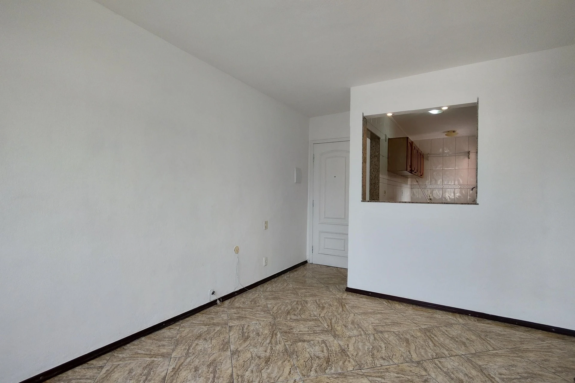 Unfurnished apartment with 2 bedrooms and 1 parking space — photo 7