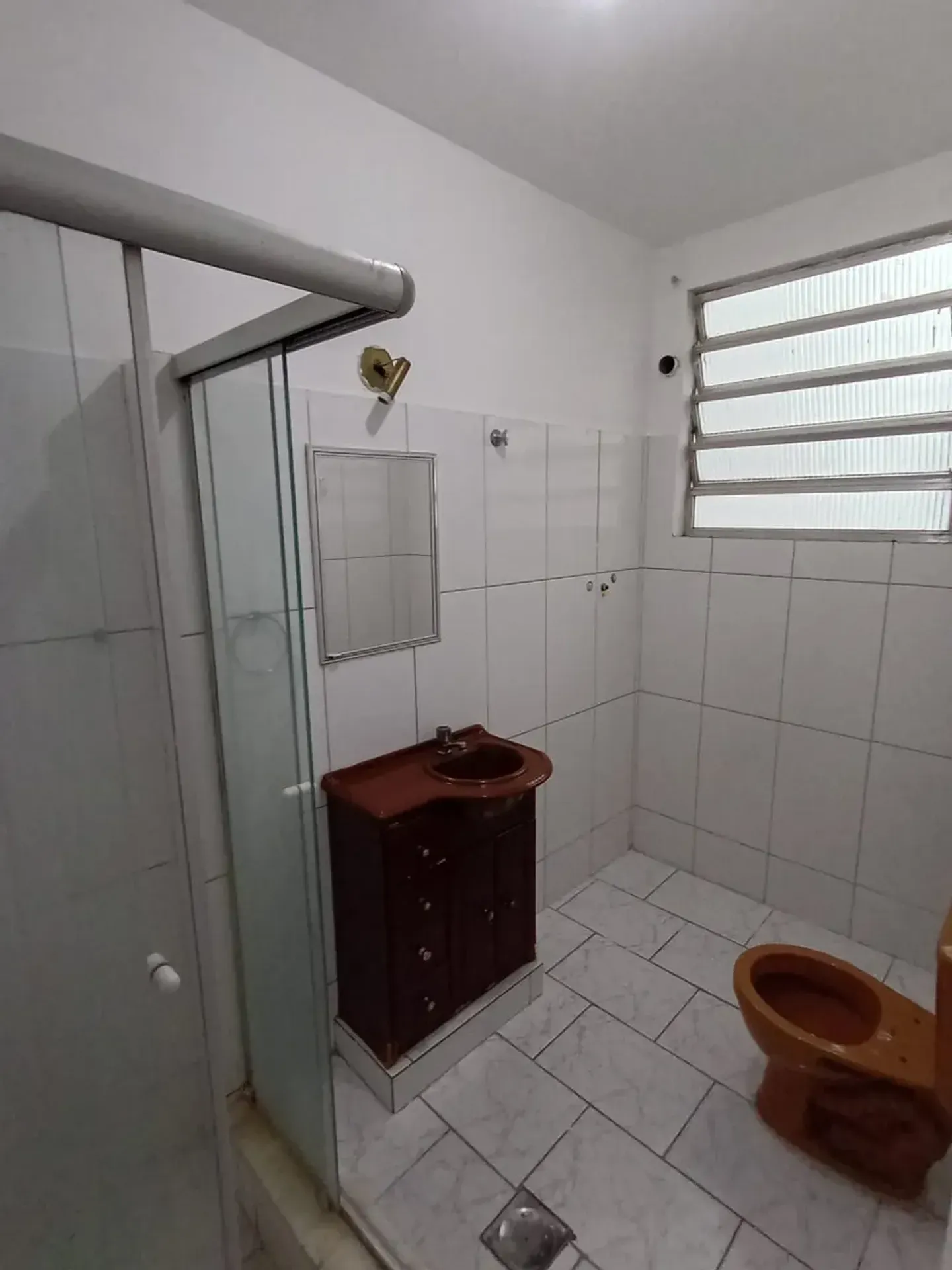 Apartment on the 4th floor with wood or laminate floors — photo 9
