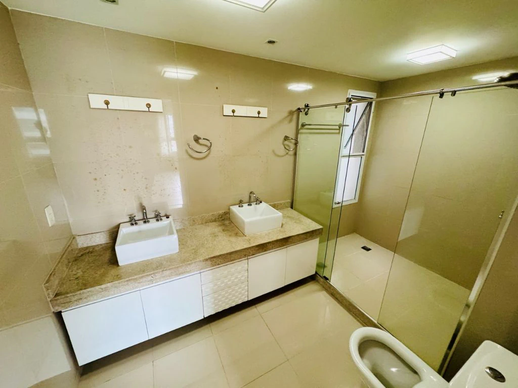 Furnished 3-bedroom apartment with an outdoor pool — photo 24