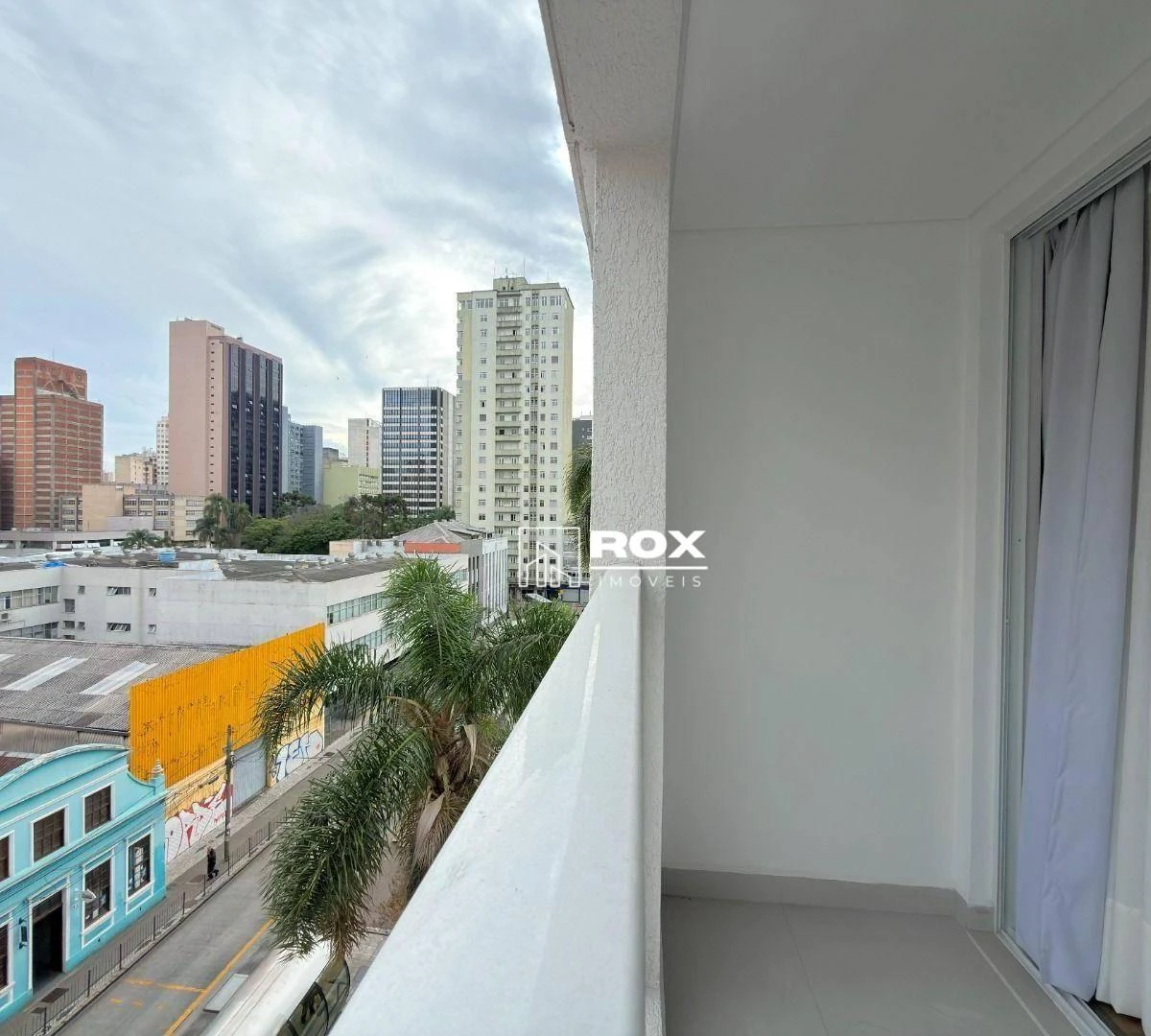 1 quarto e varanda envidraçada: apartamento de 19 m²