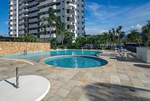 3-bedroom apartment with a water view in Rio de Janeiro — photo 12