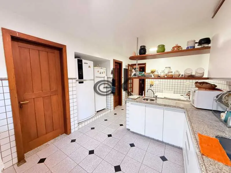 Casa com 5 dormitórios e pet permitido — photo 20