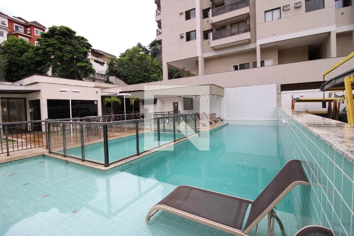 Furnished 2-bedroom apartment with glass balcony — photo 20