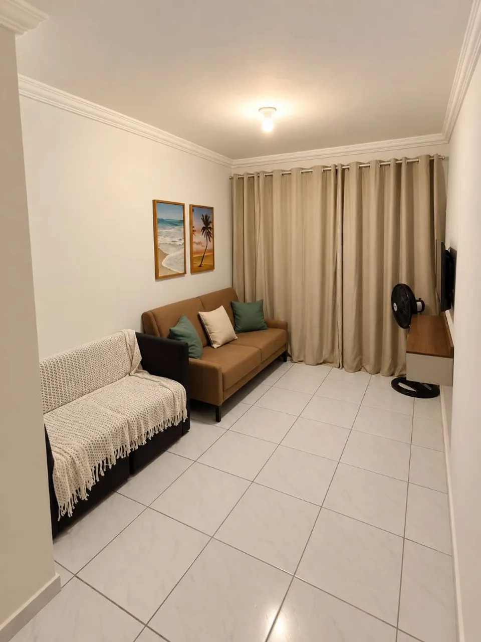 One-bedroom apartment in a building with a pool — photo 3
