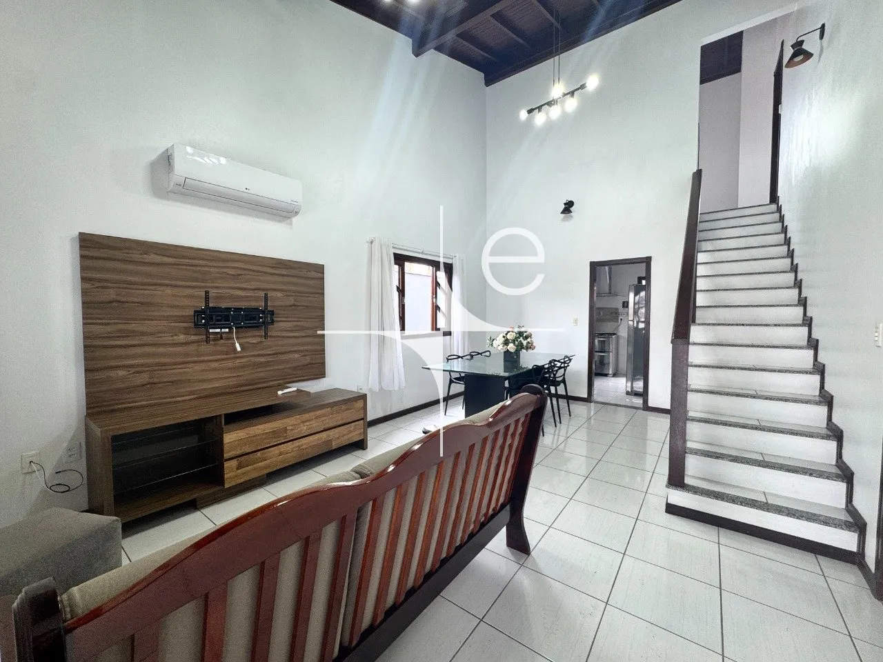 3-bedroom house with a grill on the balcony — photo 4