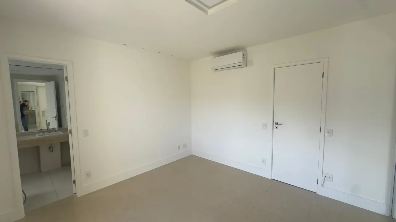 Rental apartment with 3 bedrooms and 4 bathrooms — photo 23