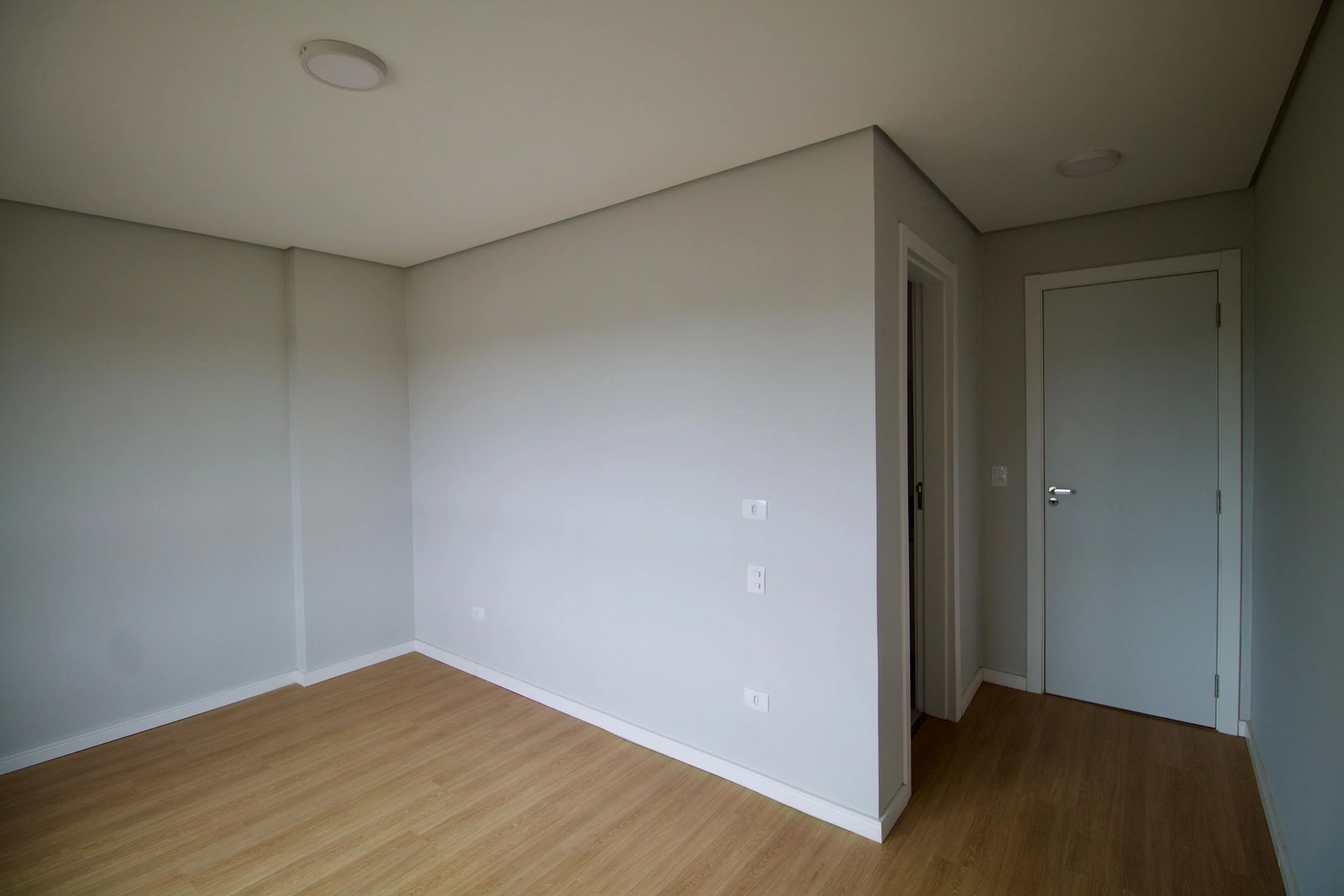 Floor-to-ceiling windows in a 3-bedroom house, 160 m² — photo 56