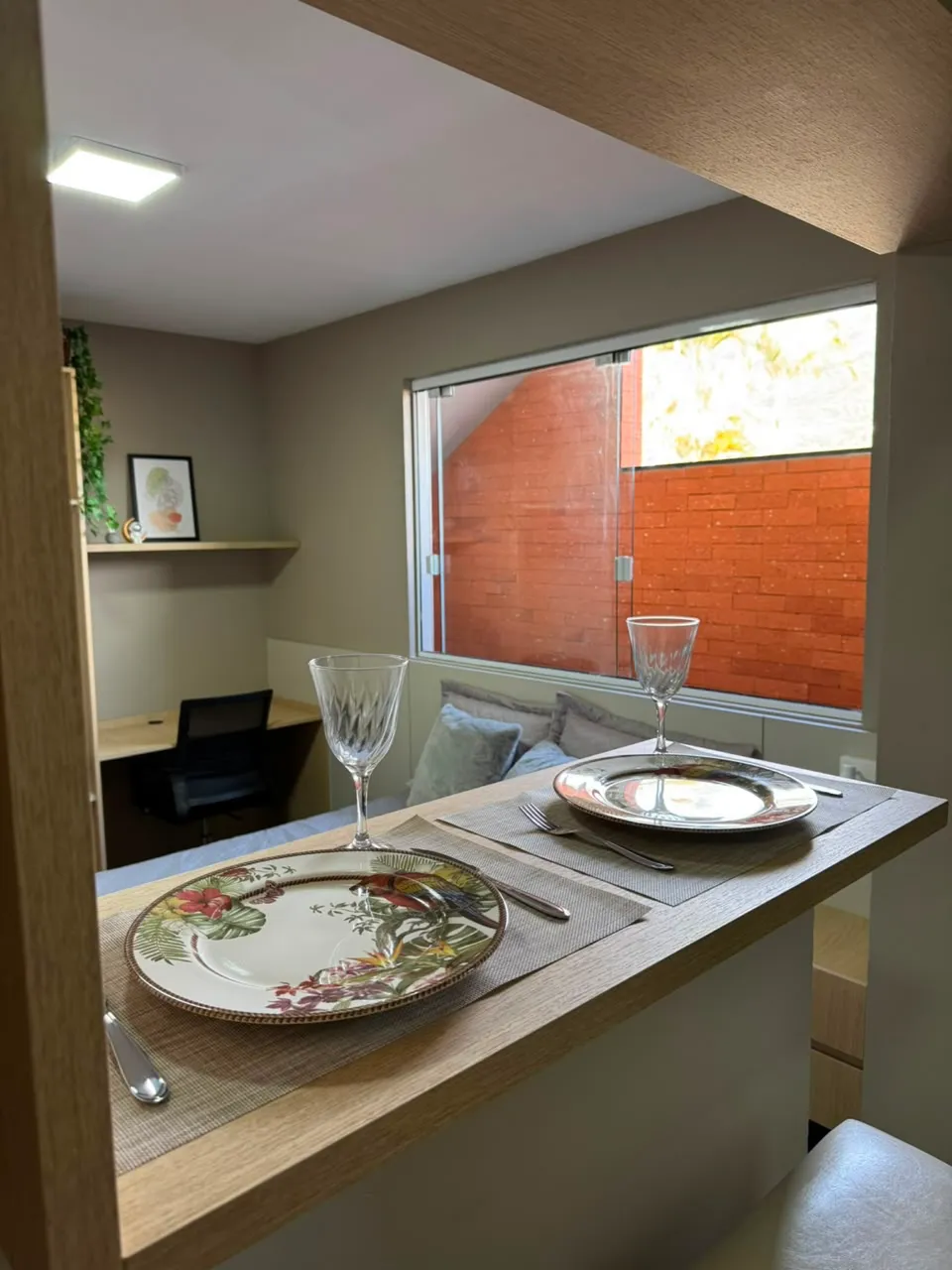 Furnished 1-bedroom apartment with a ready desk and parking — photo 9