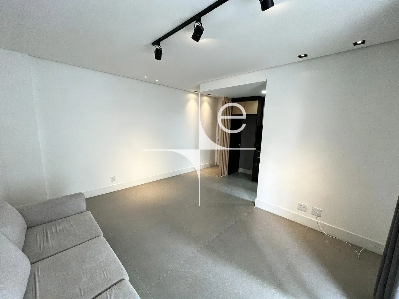 Furnished apartment, 80 m², with a grill on the balcony — photo 23