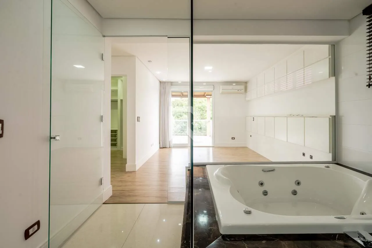 Furnished house with 4 en-suite rooms and 709 m² — photo 42