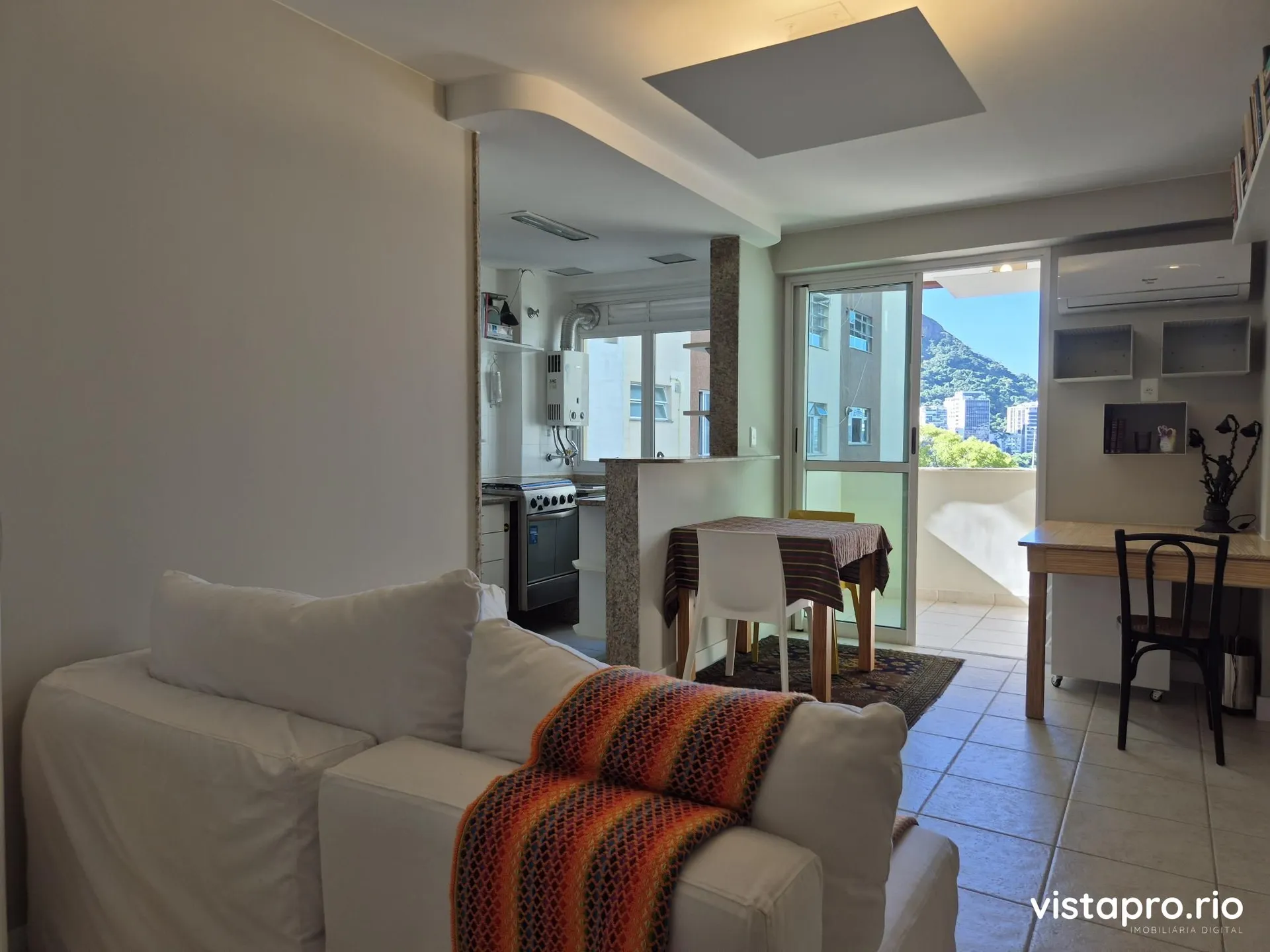 Furnished apartment, 50 m², with a water view
