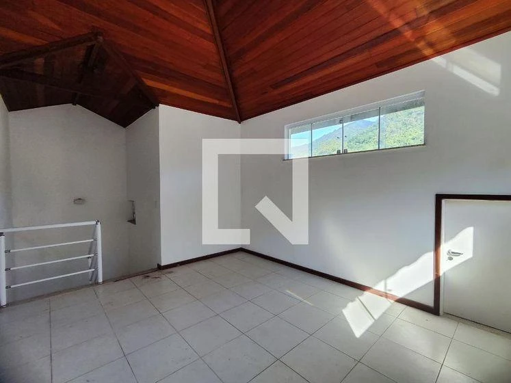 4-bedroom house with a mountain view in Rio de Janeiro — photo 49