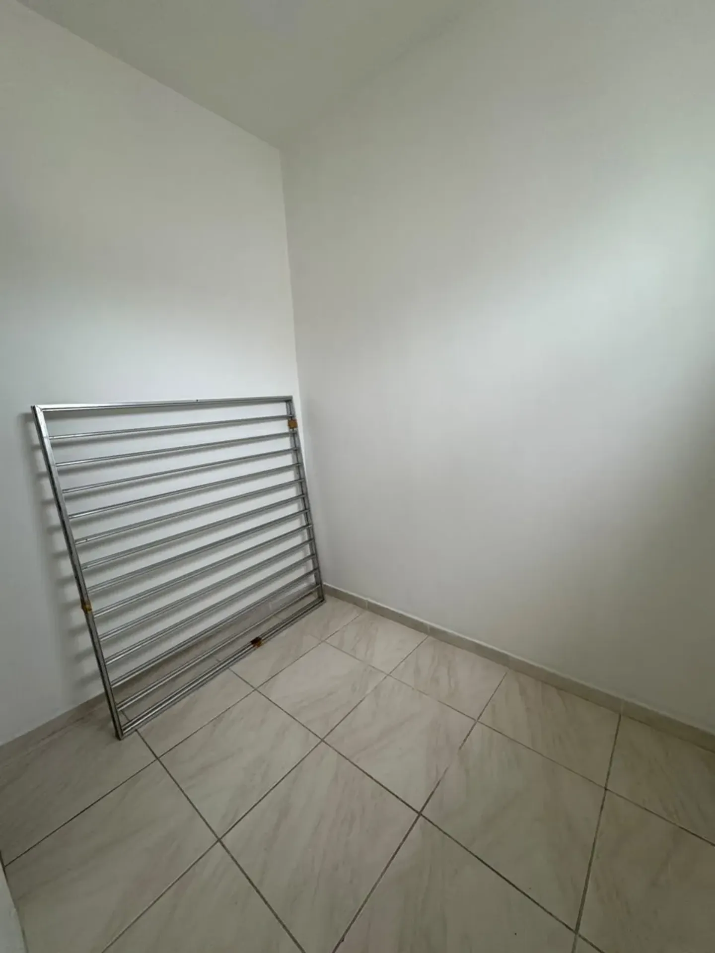 Apartment on the 3rd floor with wood or laminate floors — photo 3