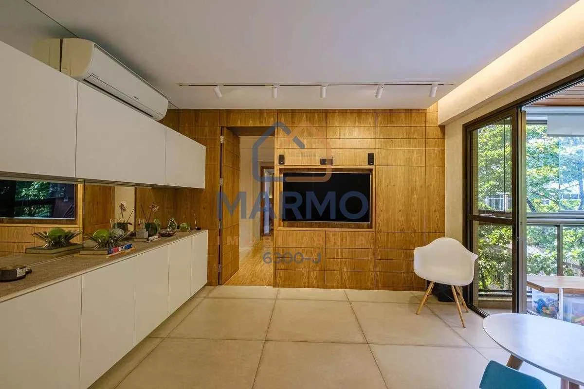 Furnished 2-bedroom apartment with an open kitchen — photo 3