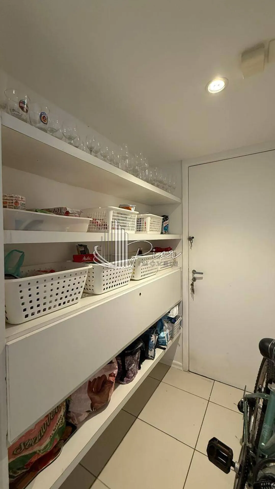 3-bedroom apartment in a building with a heated pool — photo 24
