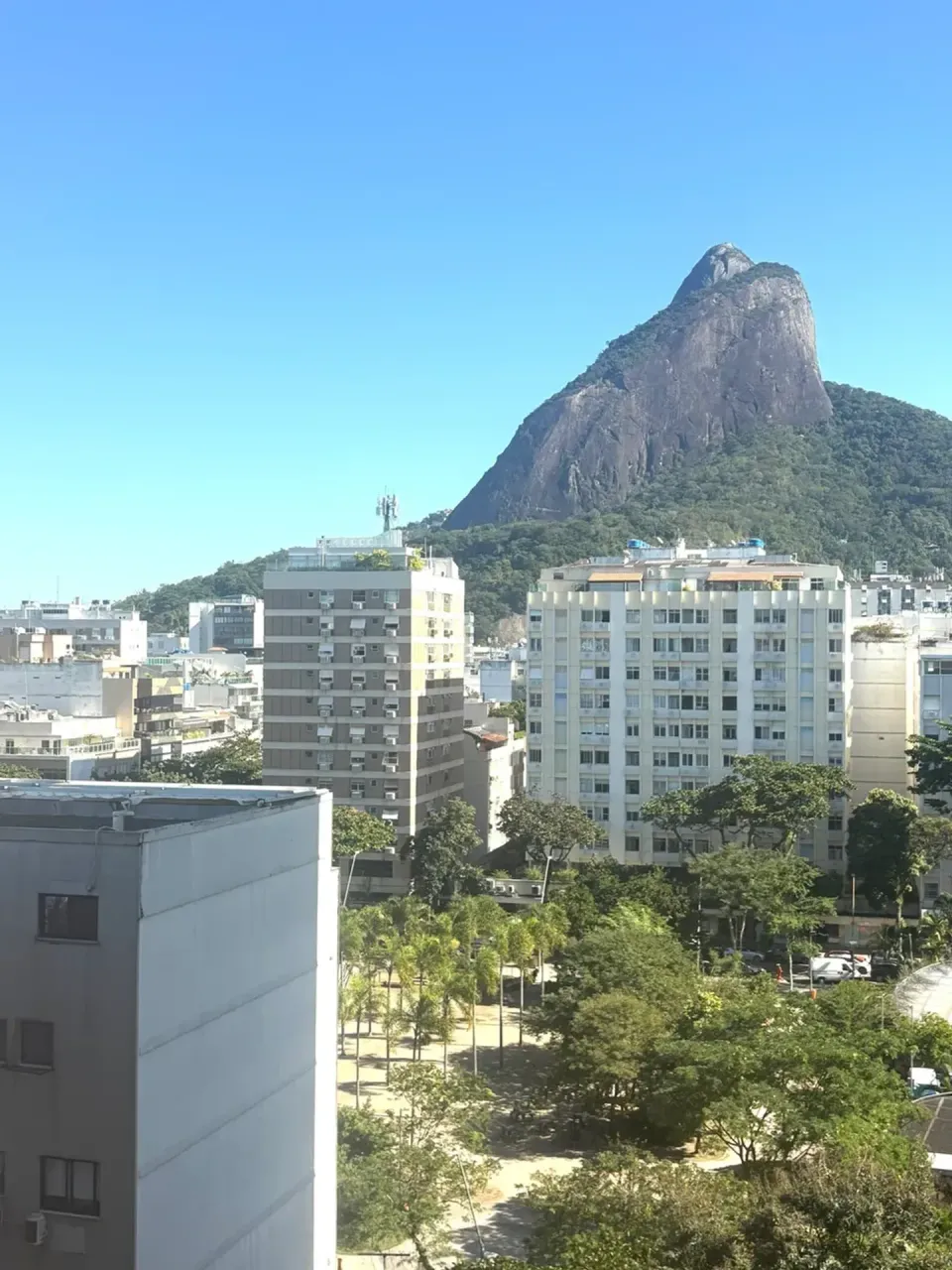 Furnished 1-bedroom apartment with city and water view — photo 16