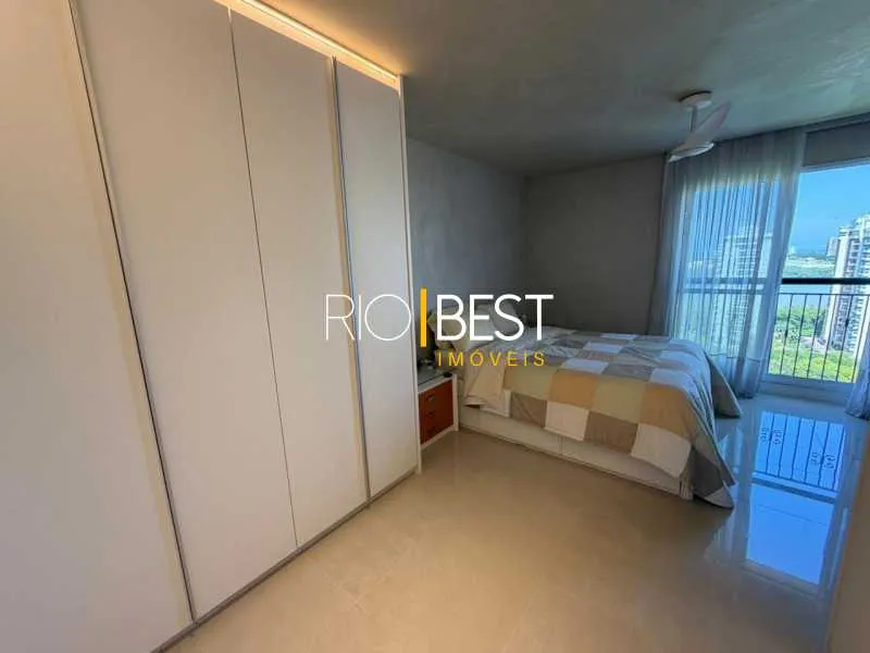 Floor-to-ceiling windows in a 4-bedroom apartment, 385 m² — photo 3